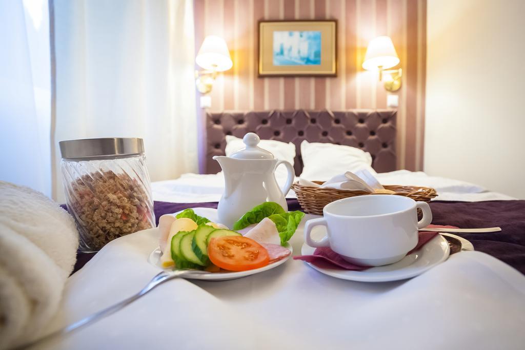 Hotel Europejski Nysa Habitación foto